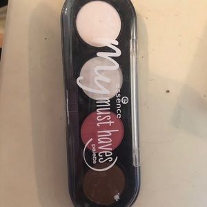 Essence eyeshadow palette 🔵